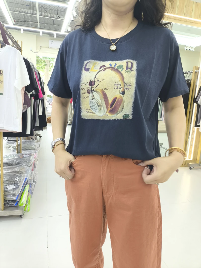 H57  耳机女款T恤