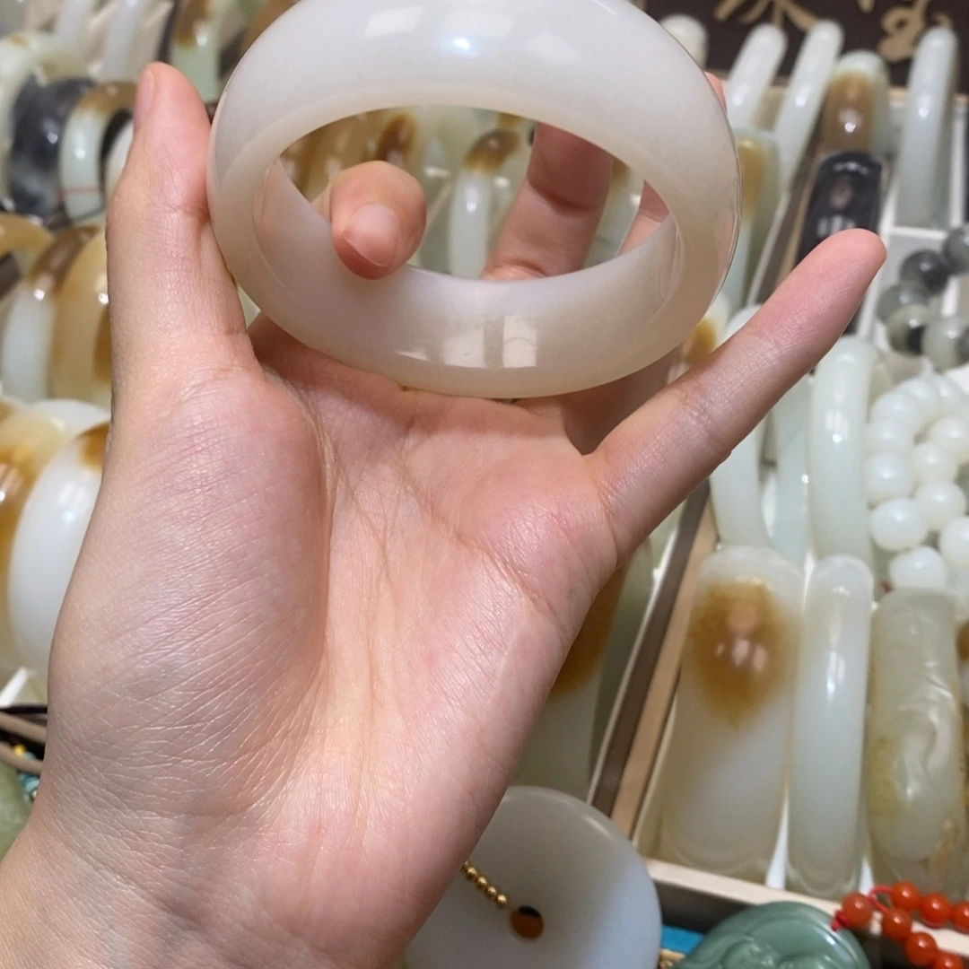 未镶嵌手镯和田玉