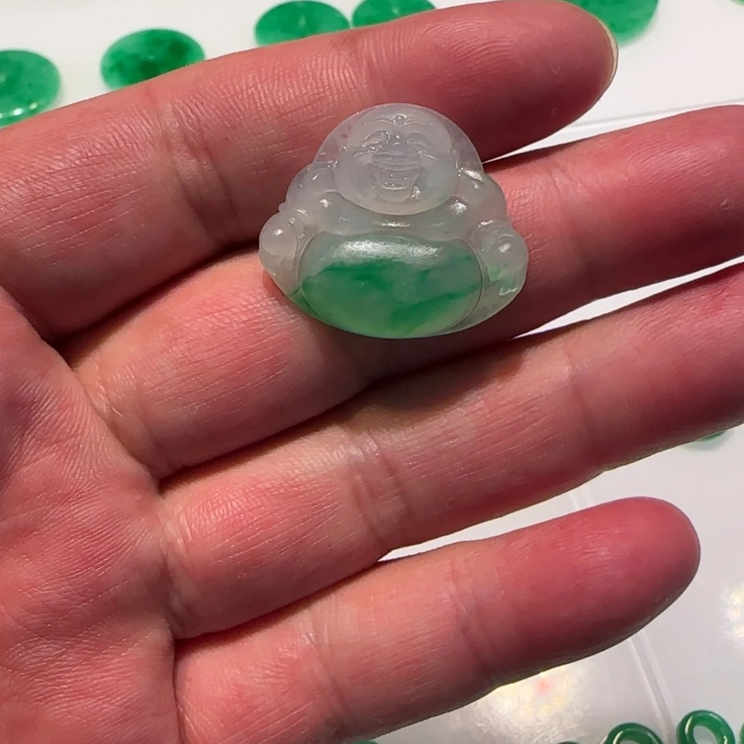 定制翡翠未镶嵌缅甸翡翠飘绿佛公