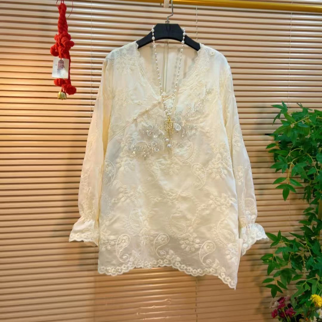 胖YY2025冬季新款新中式轻国风内搭上衣温柔减龄重工亮片勾花打底