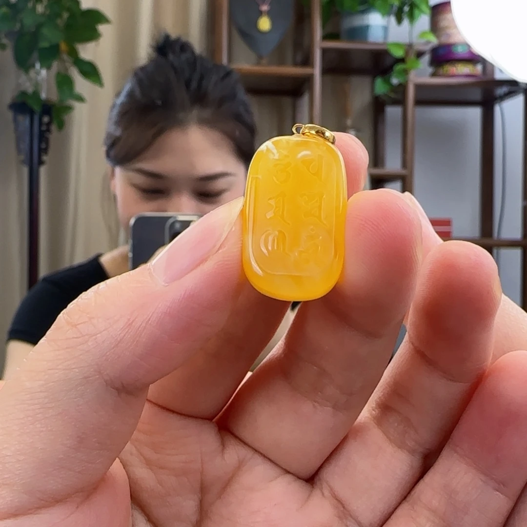 蜜蜡吊坠(不含链)18K金镶嵌