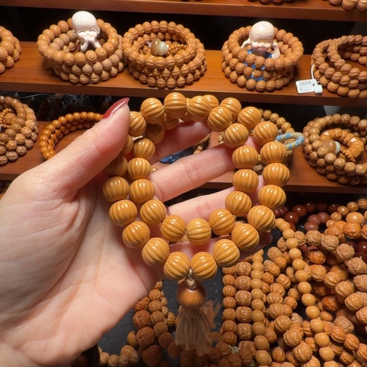 年***荒吊坠猴头核桃瓜珠