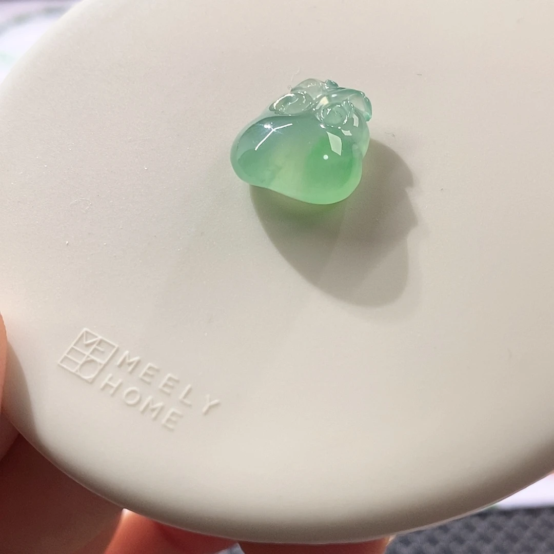 翡翠裸石冰胶绿福瓜