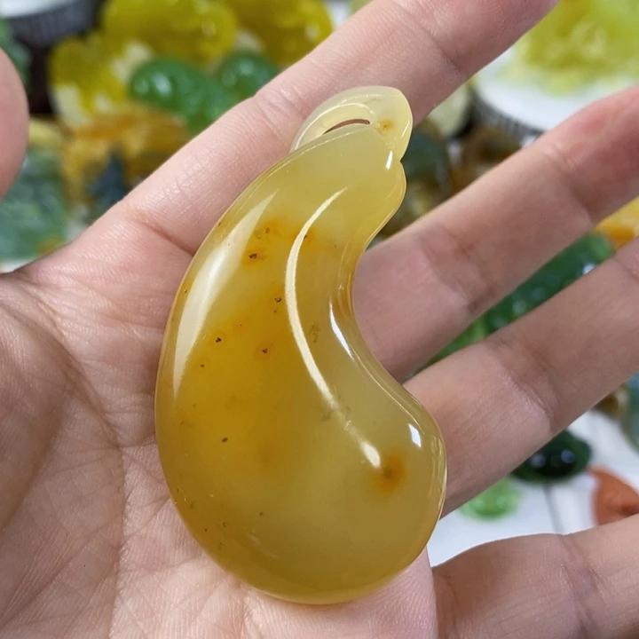 未镶嵌岫玉挂件吊坠