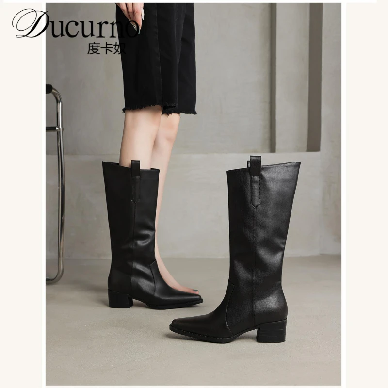 度卡奴秋冬新款尖头英伦风粗跟长筒靴真皮高筒骑士靴女靴长靴