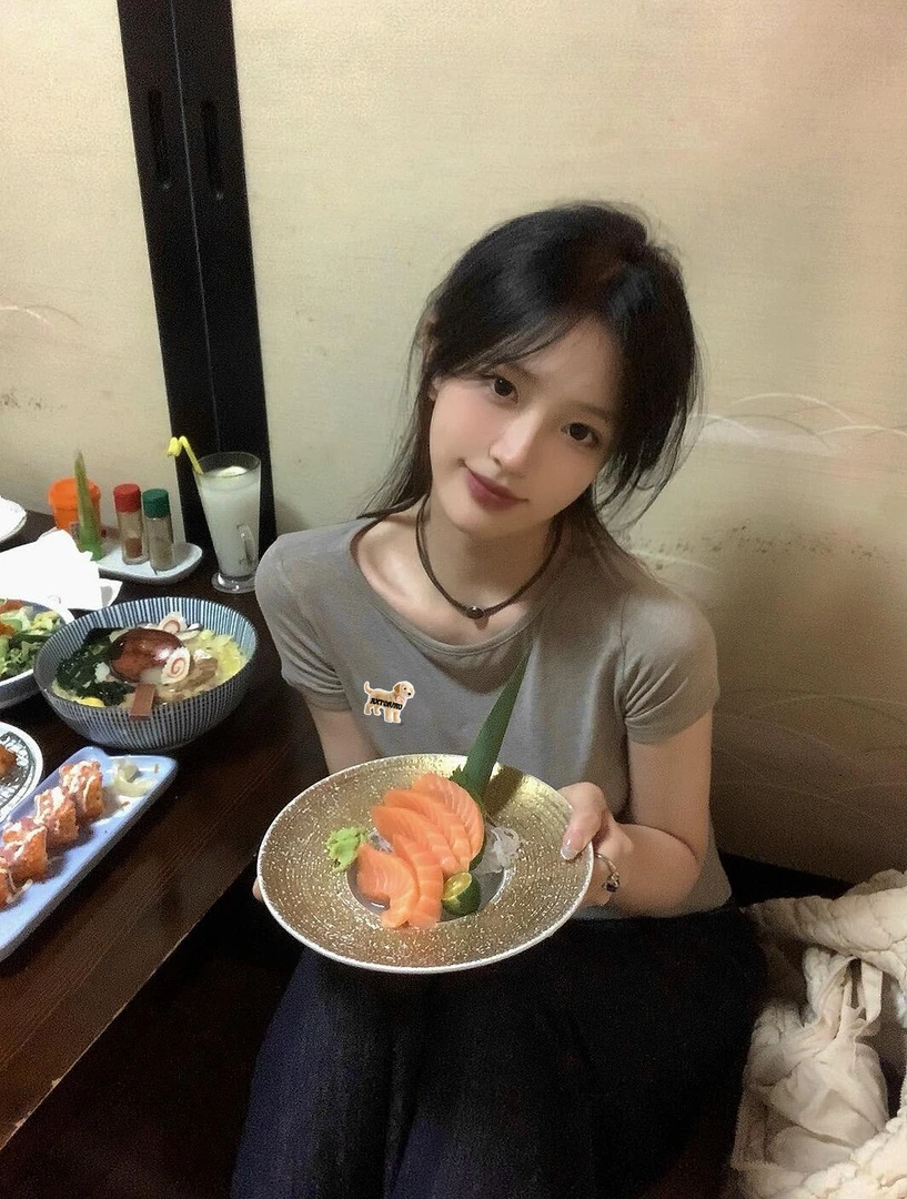 WRXS 女装弹力刺绣小狗斜肩正肩短袖夏季收腰t恤显瘦修身短款上衣