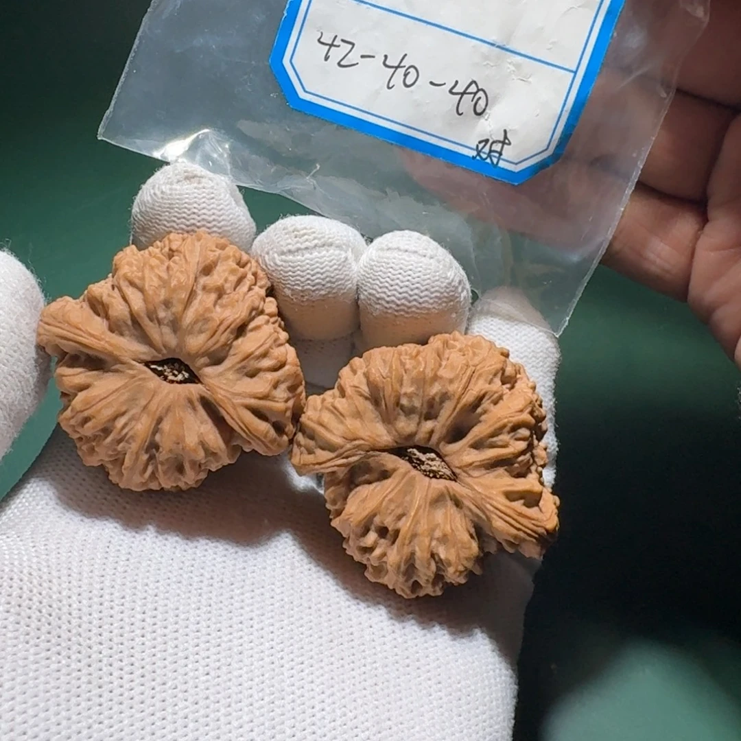 星***.文玩核桃吊坠0002号南疆