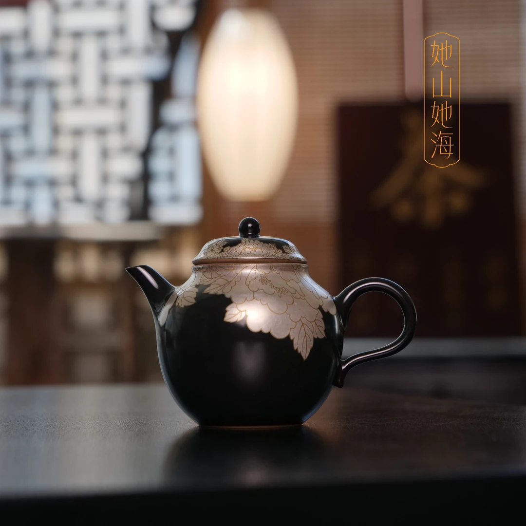 她山她海【黑地银牡丹茶壶】高温陶瓷手绘银牡丹泡茶壶100ml