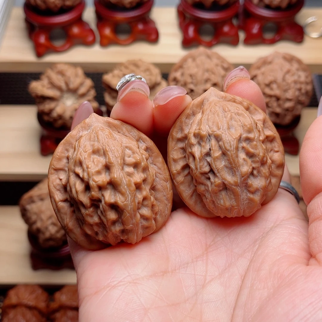 文玩核桃吊坠大红袍