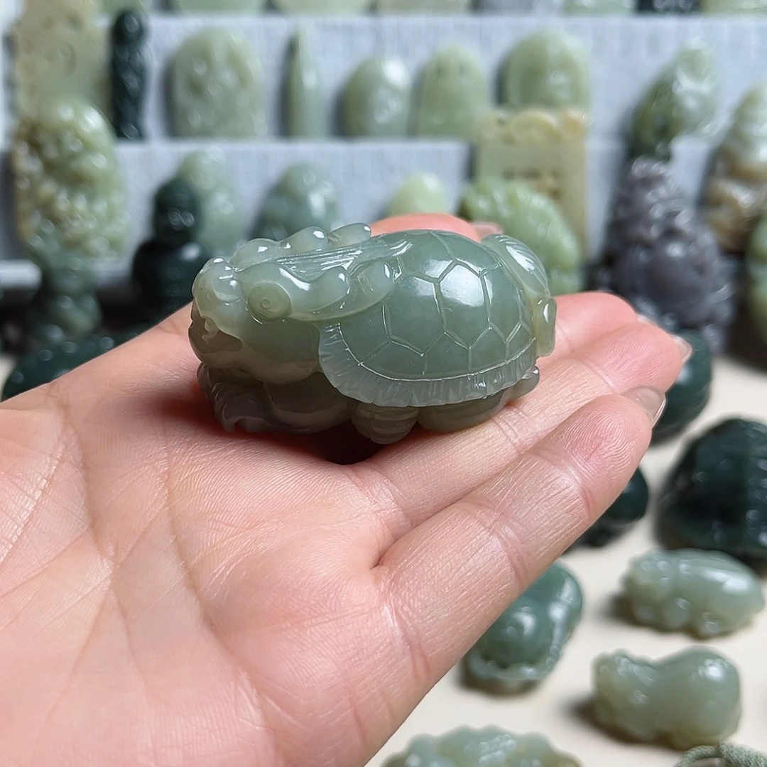 和田玉未镶嵌把件