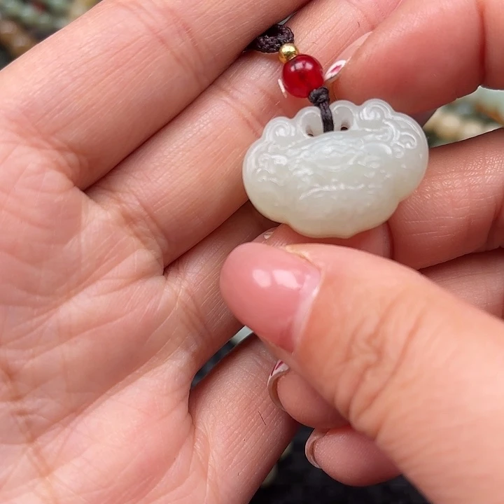 和田玉颈饰未镶嵌