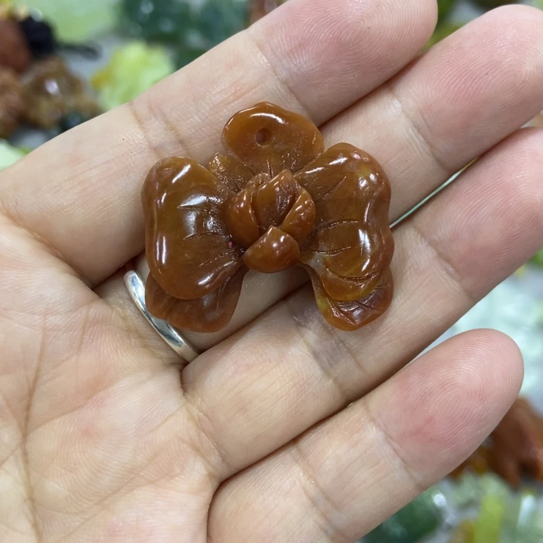 未镶嵌蛇纹石玉挂件