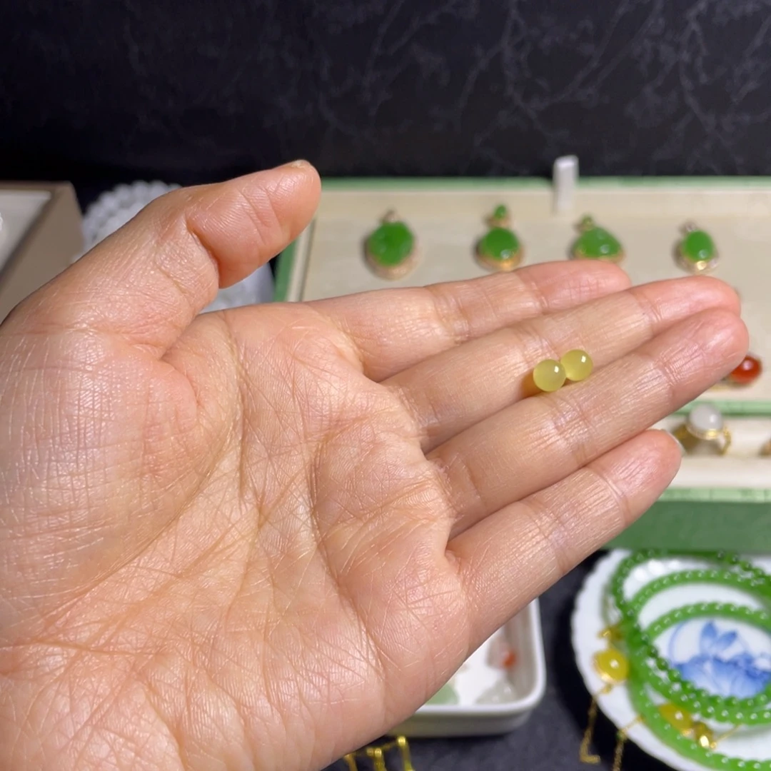 心***爱和田玉未镶嵌手串