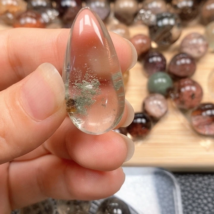 未镶嵌颈饰水晶水晶