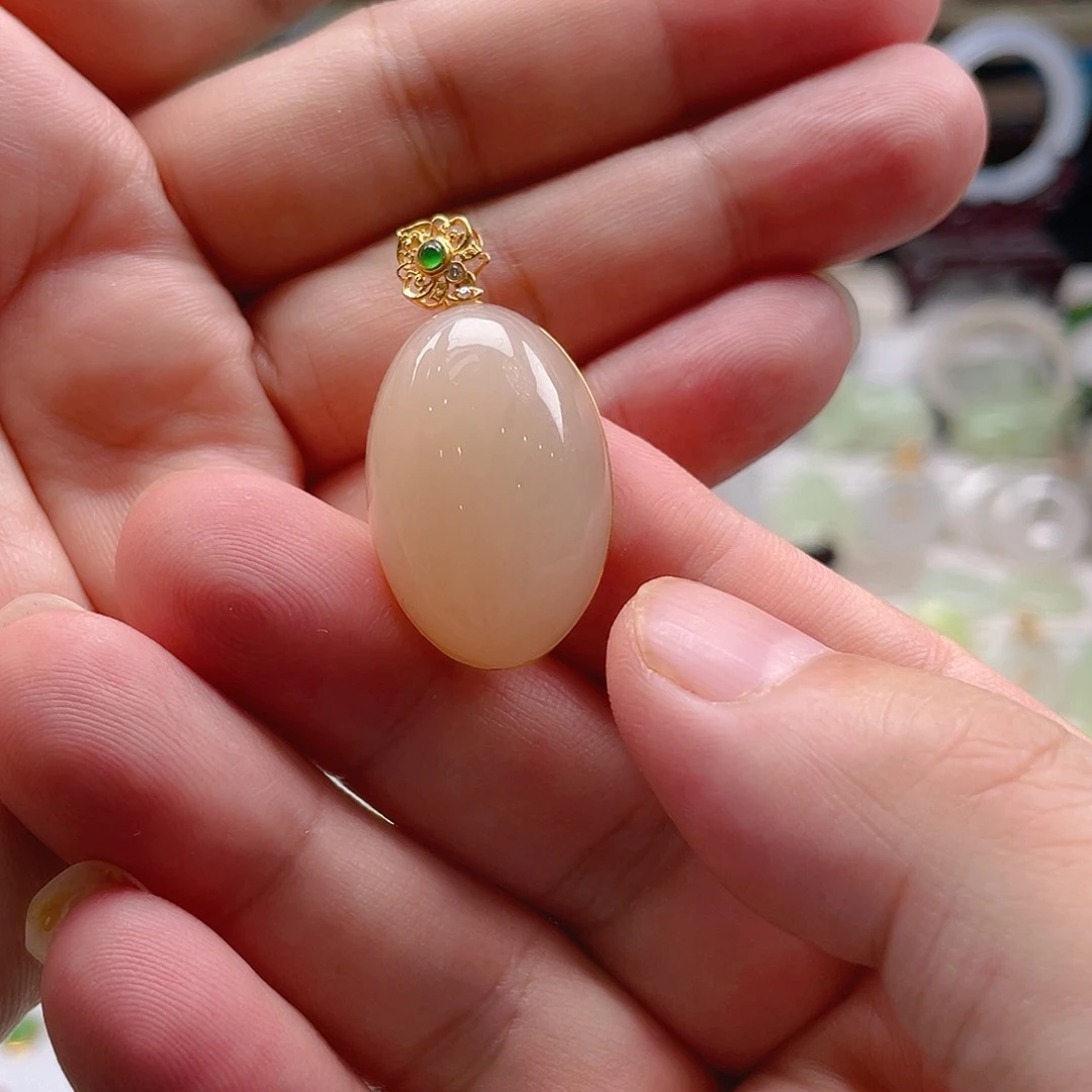 和田玉18K金镶嵌颈饰