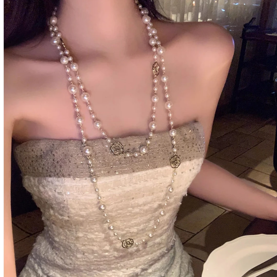 铜合金项链 矜贵小香风长款山茶花珠珠项链高级感叠戴轻奢锁骨链