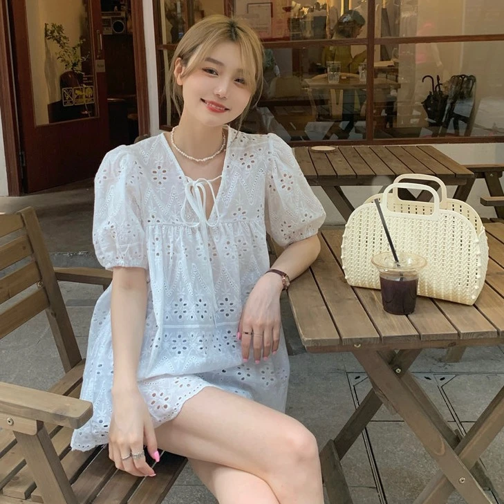 衬衫法式白色设计感甜美镂空蕾丝上衣女装夏季百搭宽松短袖泡泡袖