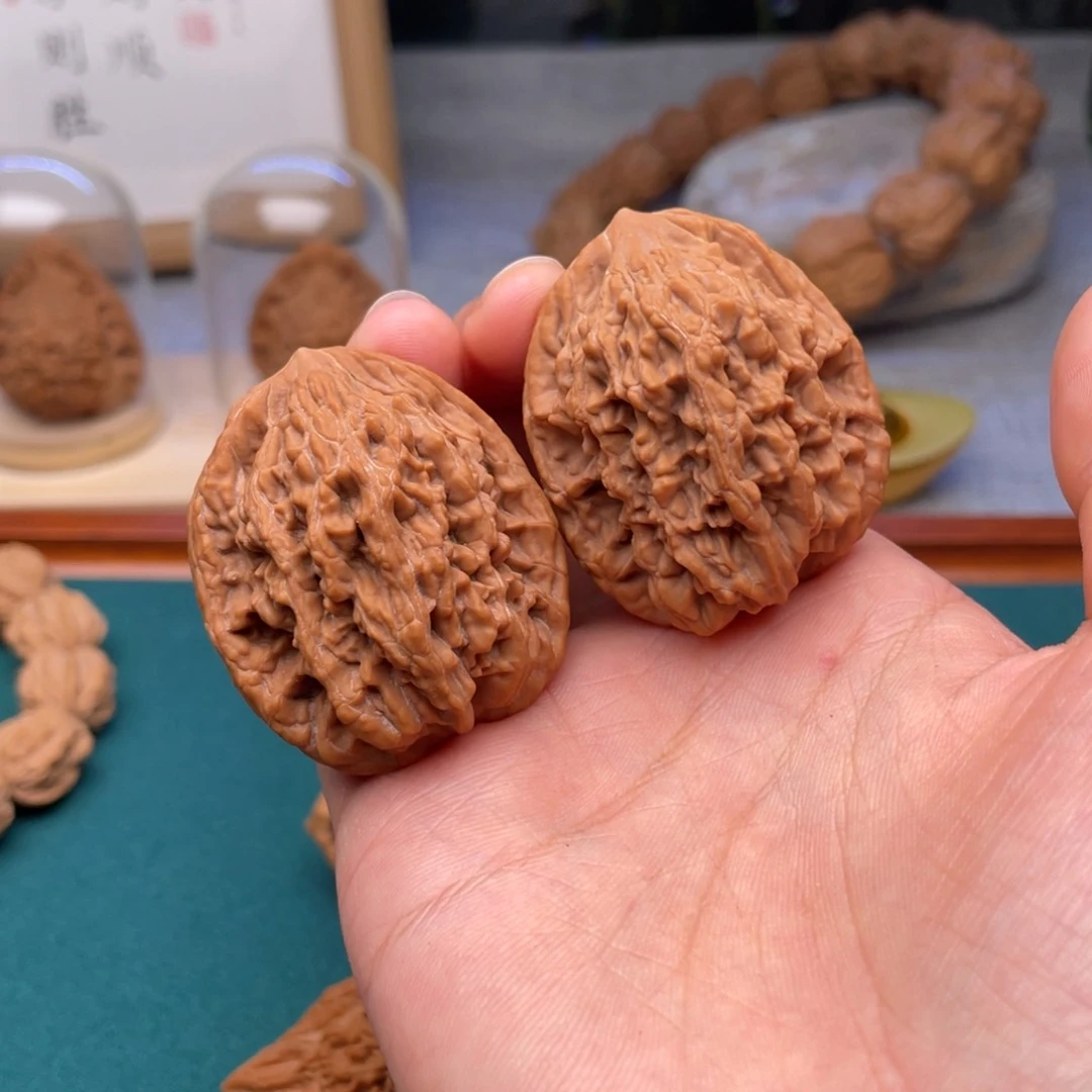 文玩核桃吊坠38尺麦穗虎头