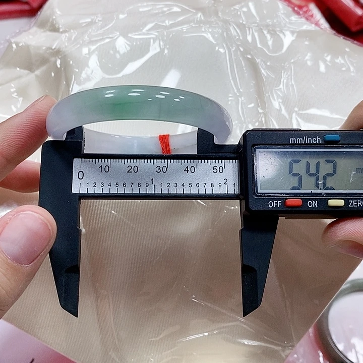 翡翠手镯未镶嵌11