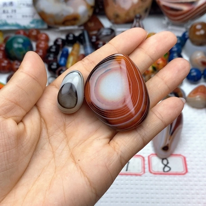 易***坤未镶嵌颈饰玛瑙/玉髓