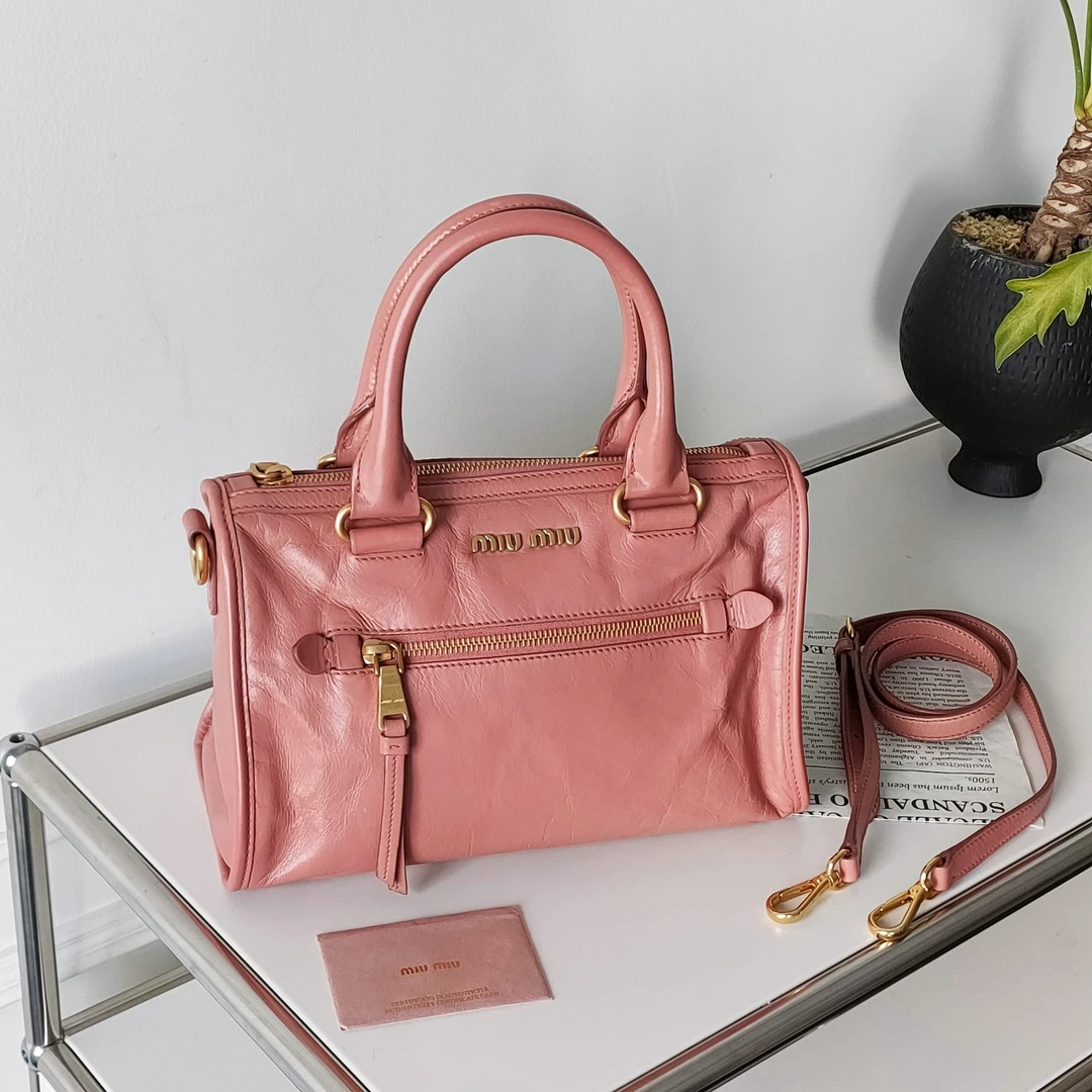 95新 MIU MIU/缪缪 Azul-粉色金标油蜡皮手提斜挎波士顿包 37107