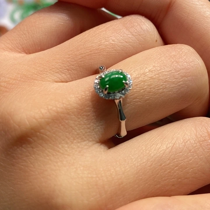 颈饰未镶嵌翡翠吊坠