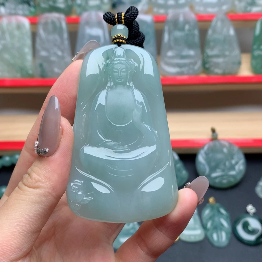 翡翠未镶嵌颈饰素衣