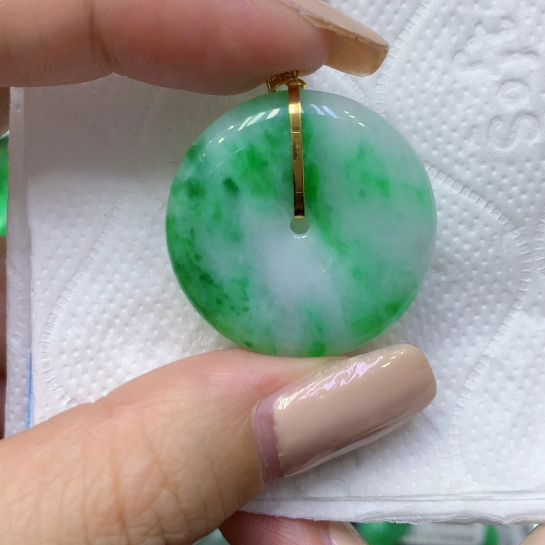 颈饰18K金镶嵌翡翠