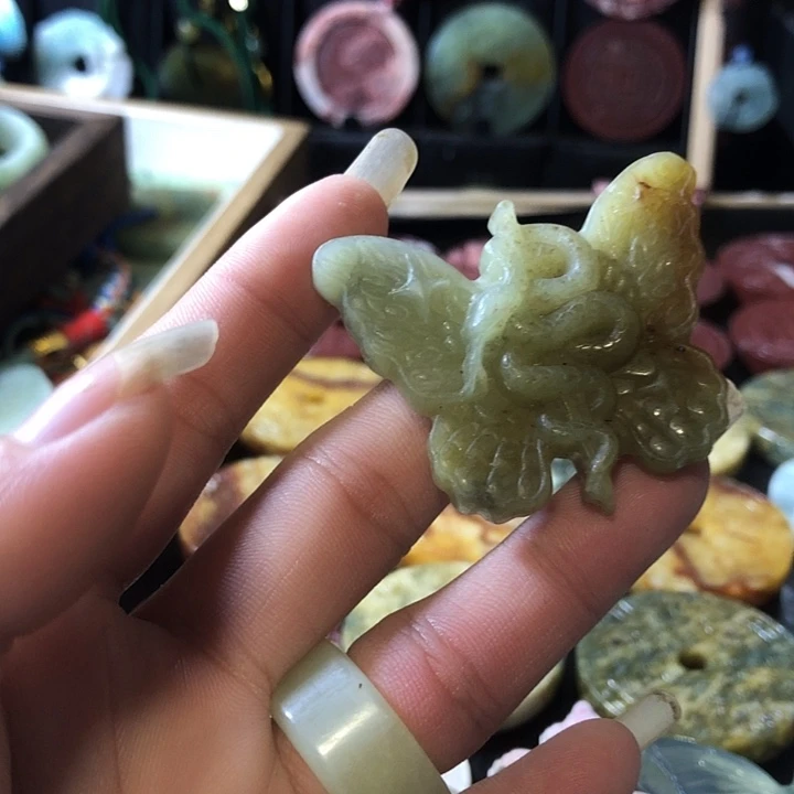 岫玉未镶嵌岫玉挂件