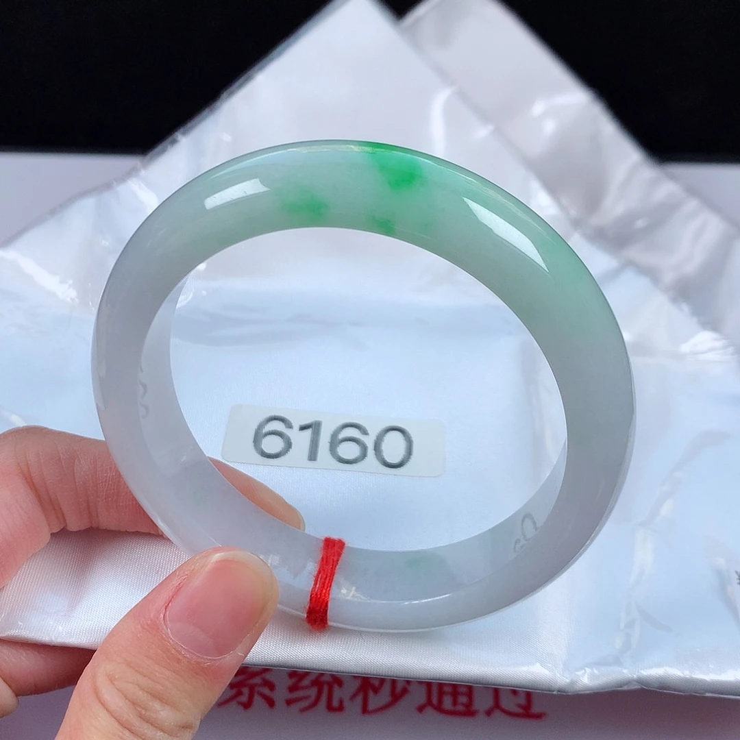 【闪购商品】翡翠手镯未镶嵌59圈口