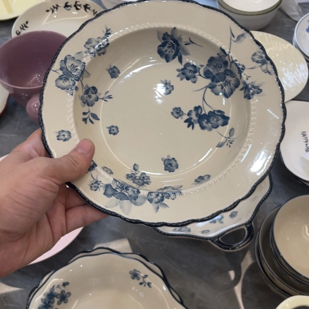 陶瓷微瑕餐具介意勿拍，满18飞！