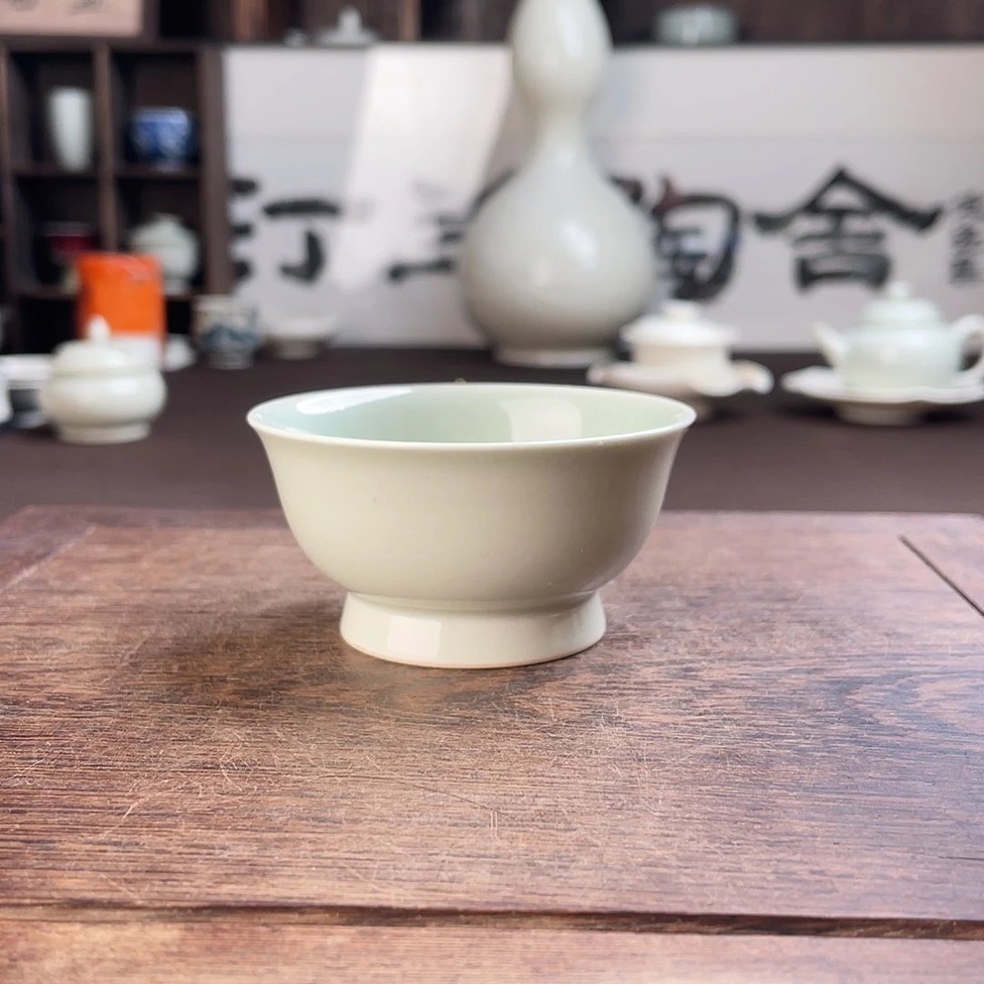 青釉素面宽足微瑕