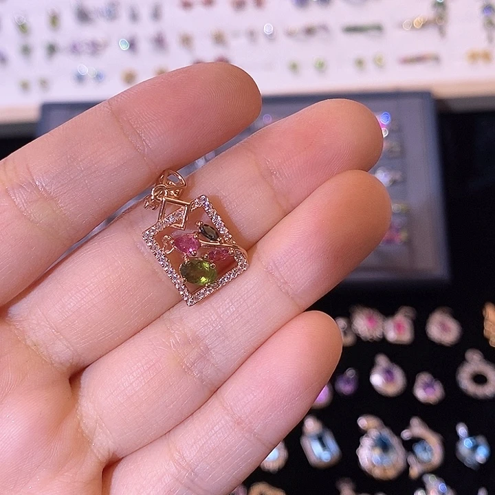 招***-银S925镶嵌碧玺颈饰