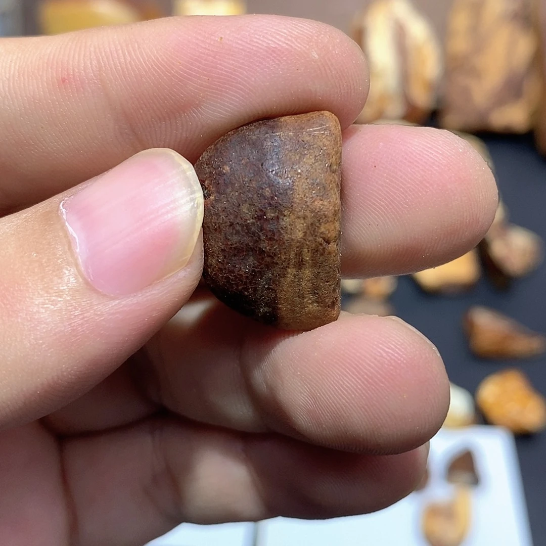 缪***e定制琥珀蜜蜡原石定制