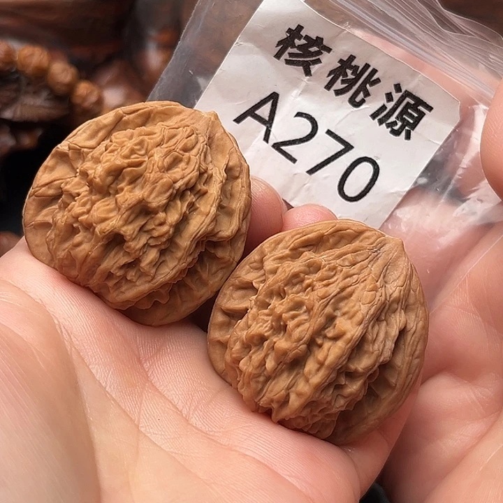文玩核桃吊坠麦穗虎头41