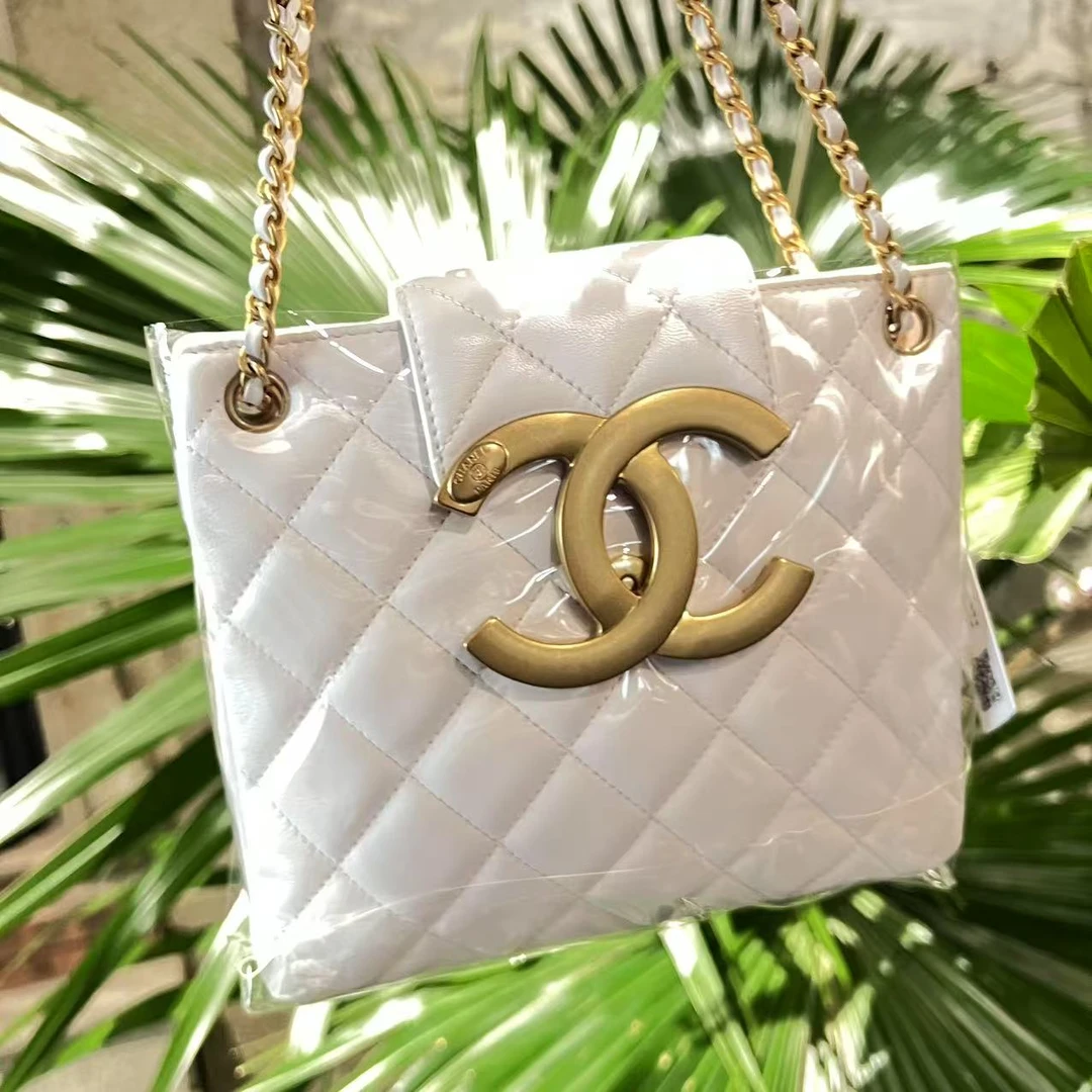 99新 Chanel/香奈儿 Chanel 24C 白色金扣大Logo链条托特包芯片款