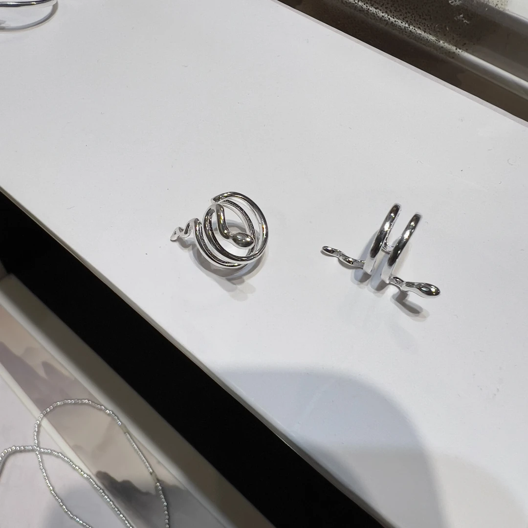 925银耳饰 925纯银耳夹 蛇精 纯银蛇设计感素款耳夹