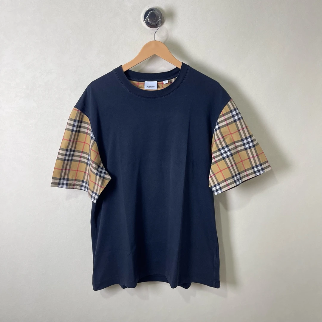 95新 BURBERRY/博柏利 95Burberry巴宝莉黑色格纹短袖 L码