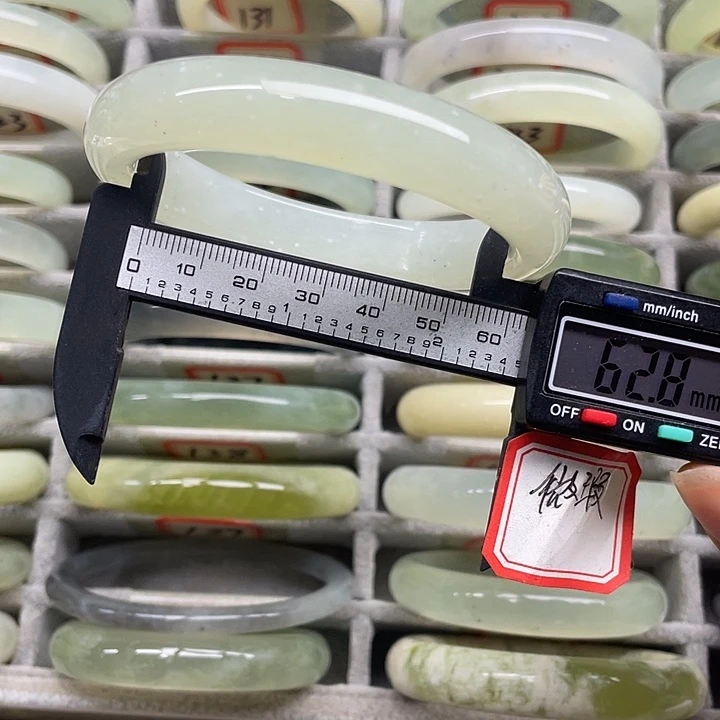 未镶嵌蛇纹石玉手镯132
