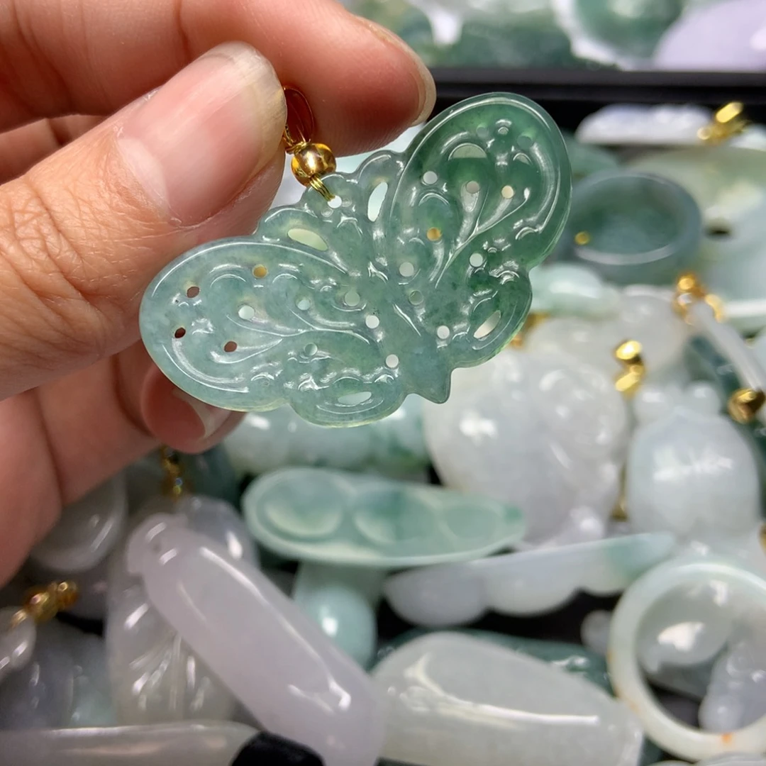 翡翠颈饰未镶嵌天然翡翠