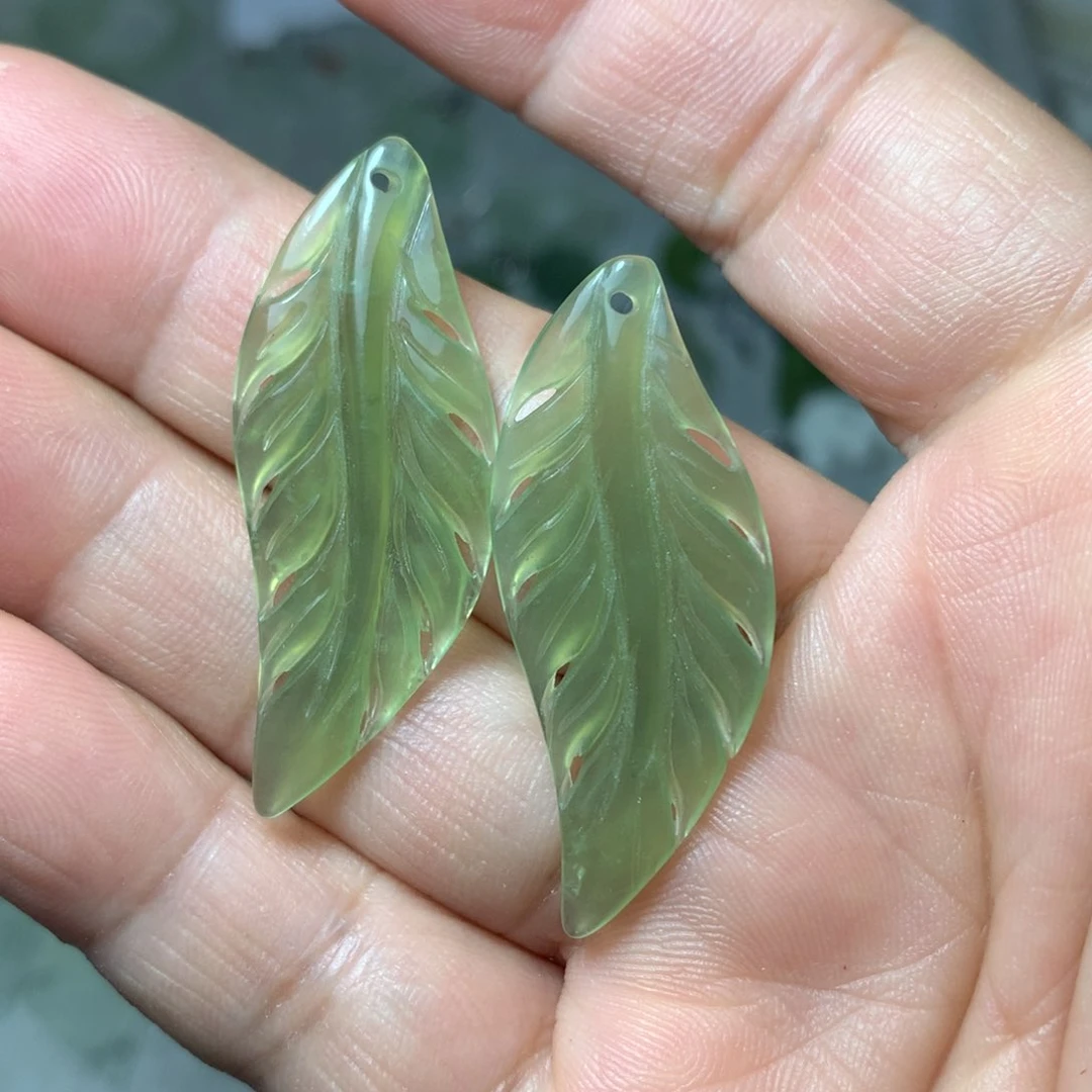 蛇纹石玉耳环未镶嵌