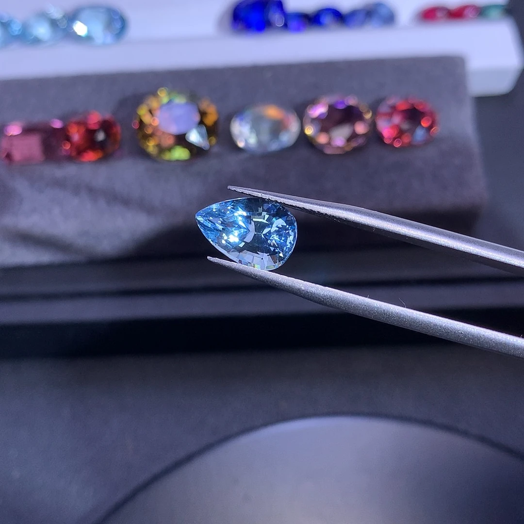 海蓝宝石笔搁未镶嵌3.025ct