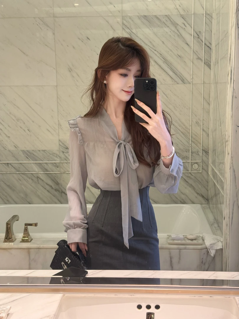 【清迈雨季】智媛姐姐v领压褶长袖衬衫➕收腹高腰鱼骨显瘦A字裙