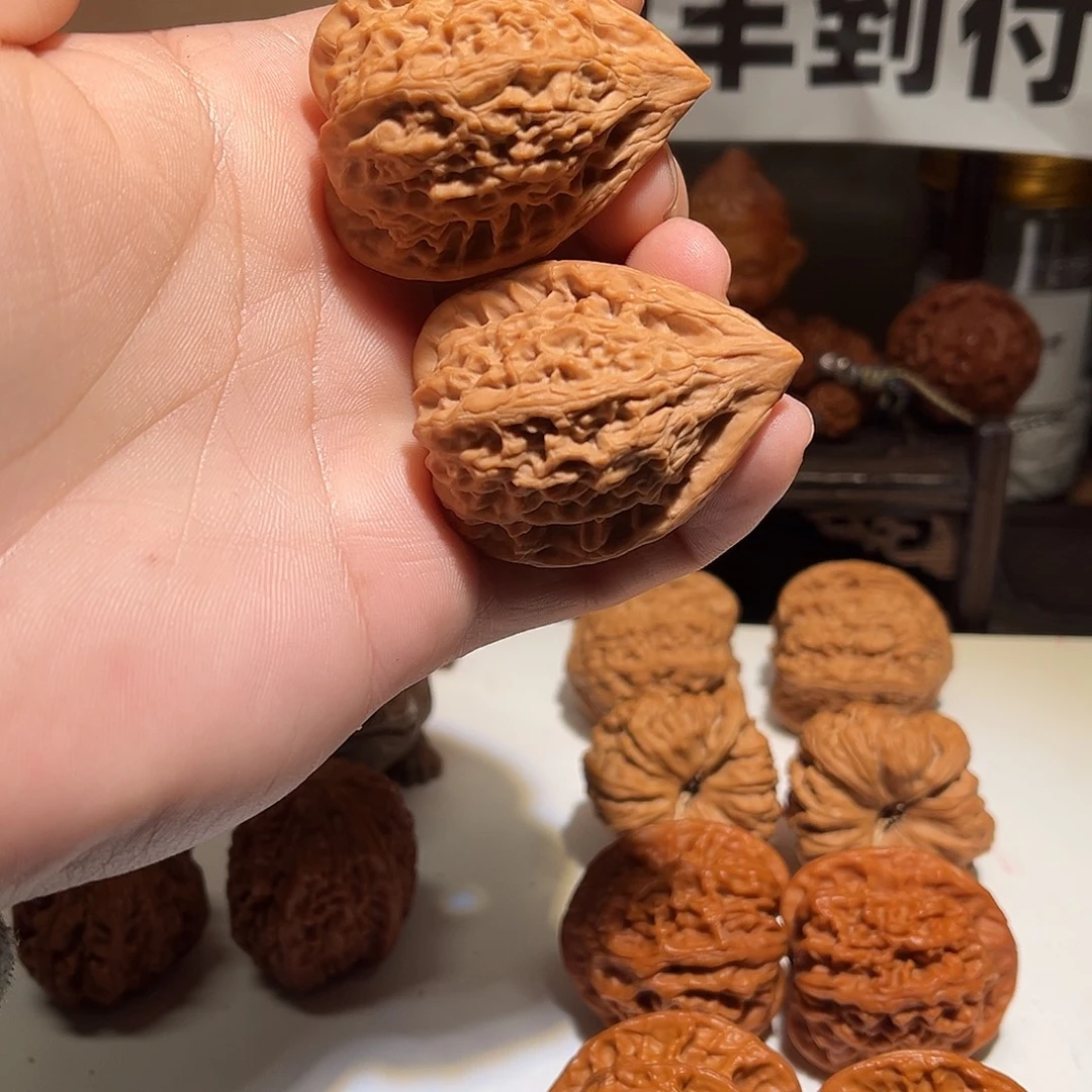 吊坠文玩核桃吸血鬼（长治官帽）