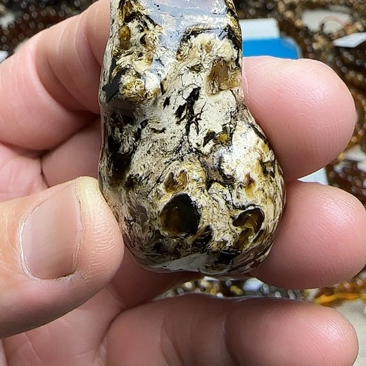 常***应琥珀未镶嵌颈饰抚顺花珀随型吊坠