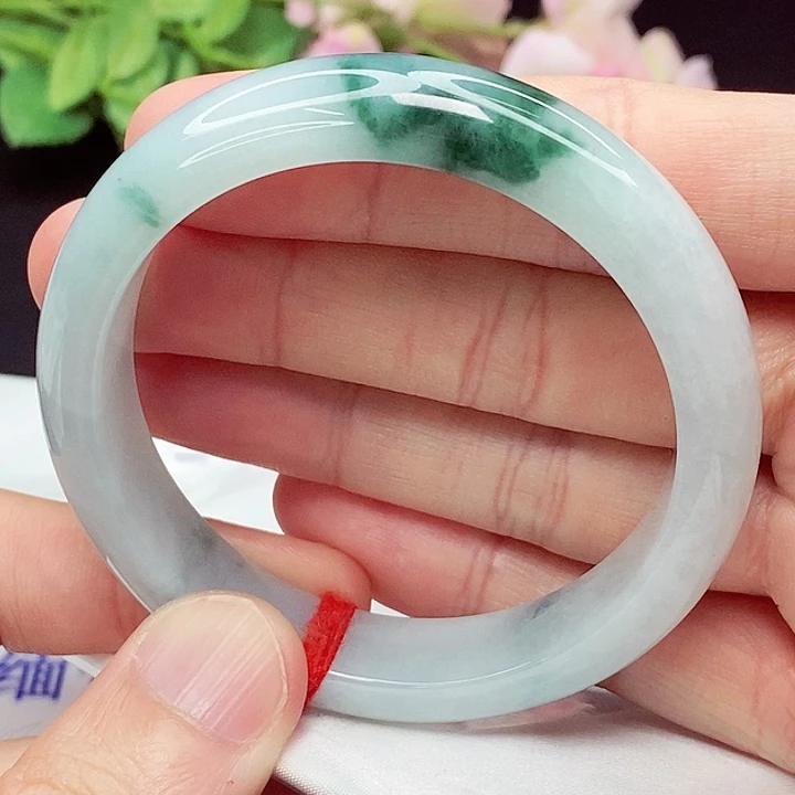 翡翠手镯未镶嵌56圈