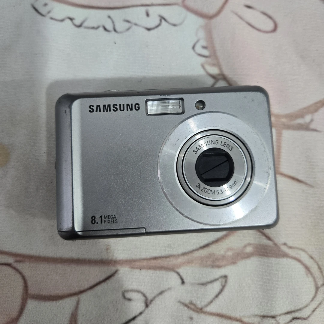 8新 Samsung/三星  ES10银色 810w像素3倍光变 冷白皮清晰感ccd