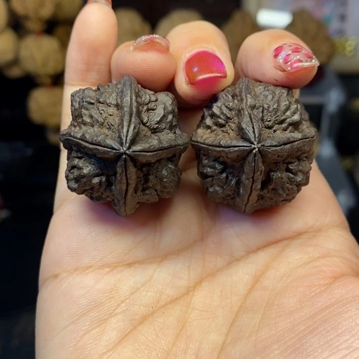 文玩核桃吊坠金蟾塔四棱