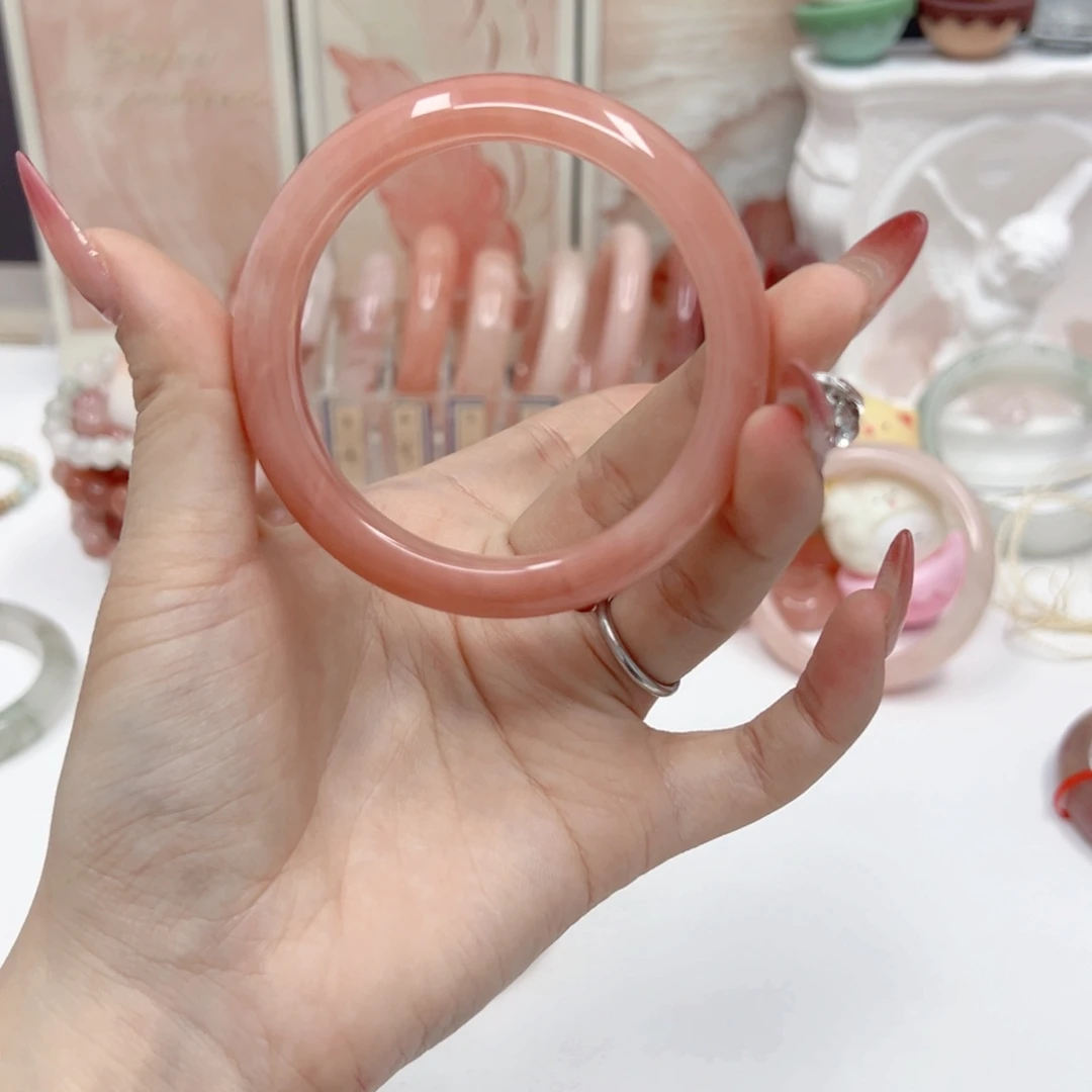 听***甜石英质玉未镶嵌手镯