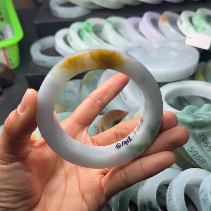 定制翡翠未镶嵌手镯